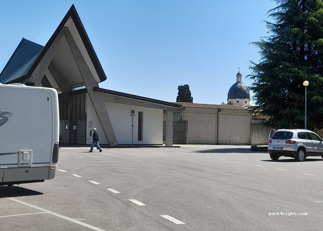 (30026) Portogruaro - 9 Via L. Schiaparelli — foto