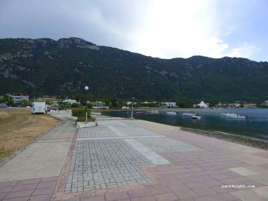 (350 08) Kamena Vourla - 8 Agiou Panteleimonos — foto 2