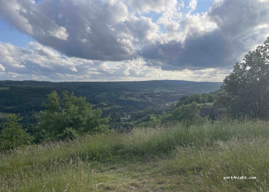 (12330) Salles-la-Source - La Roque Haute — foto 5