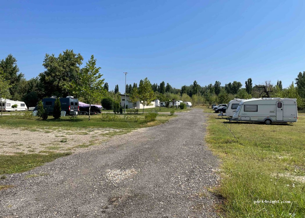 Camping Bucuresti Belvedere — foto 2