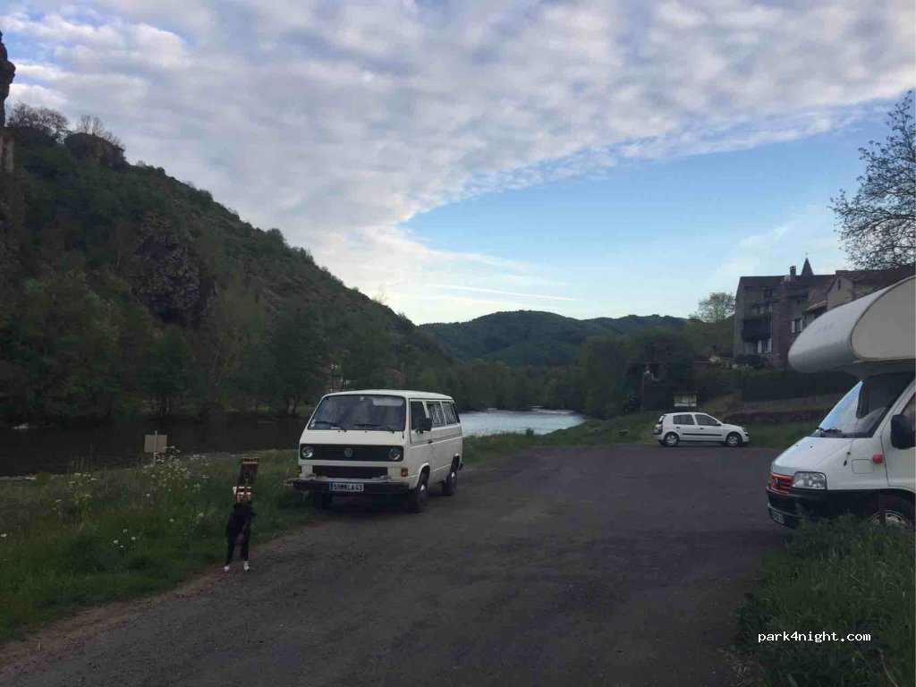 (43380) Saint-Ilpize - D16 — foto