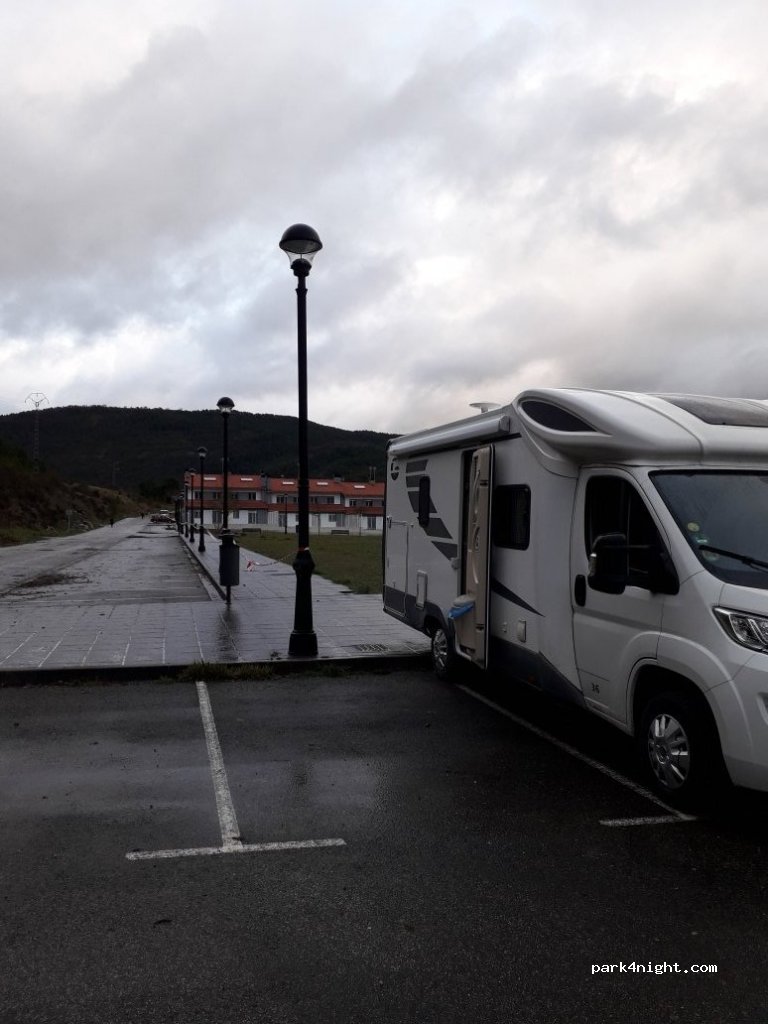 (31630) Zubiri - 39 Avenida de Roncesvalles Orreagako Etorbidea — foto