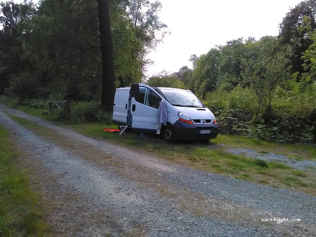 (22860) Plourivo - Unnamed Road — foto