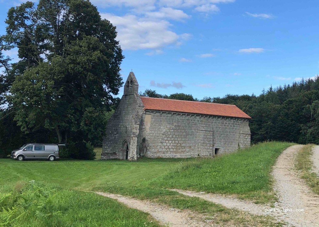 (23500) Saint Frion - D10, chapelle Fontfeyne — foto