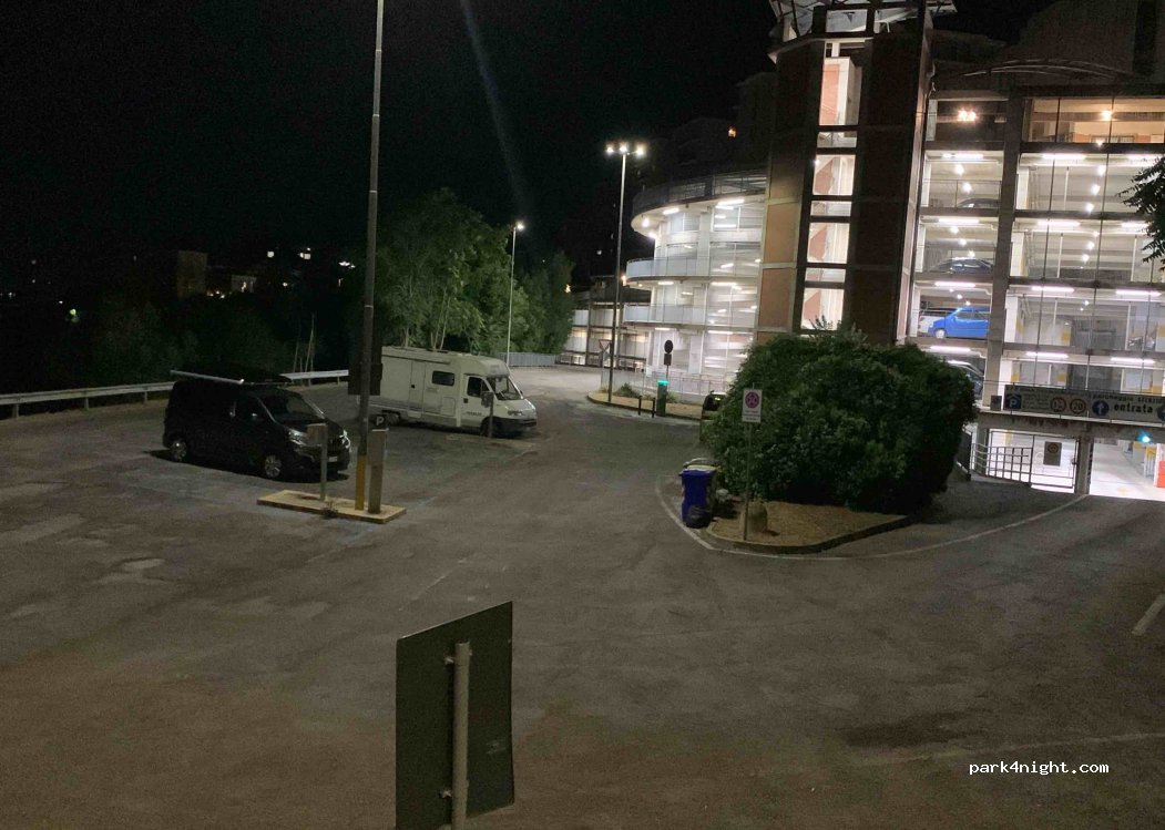 Area sosta camper Macerata — foto 4