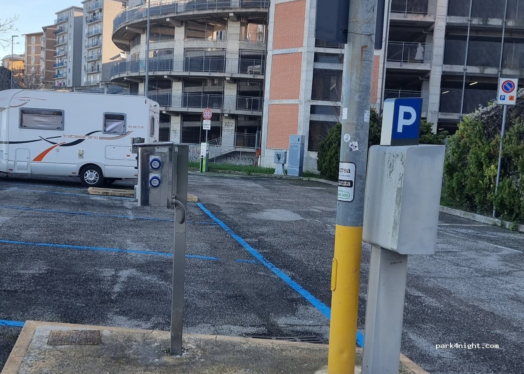 Area sosta camper Macerata — foto 5