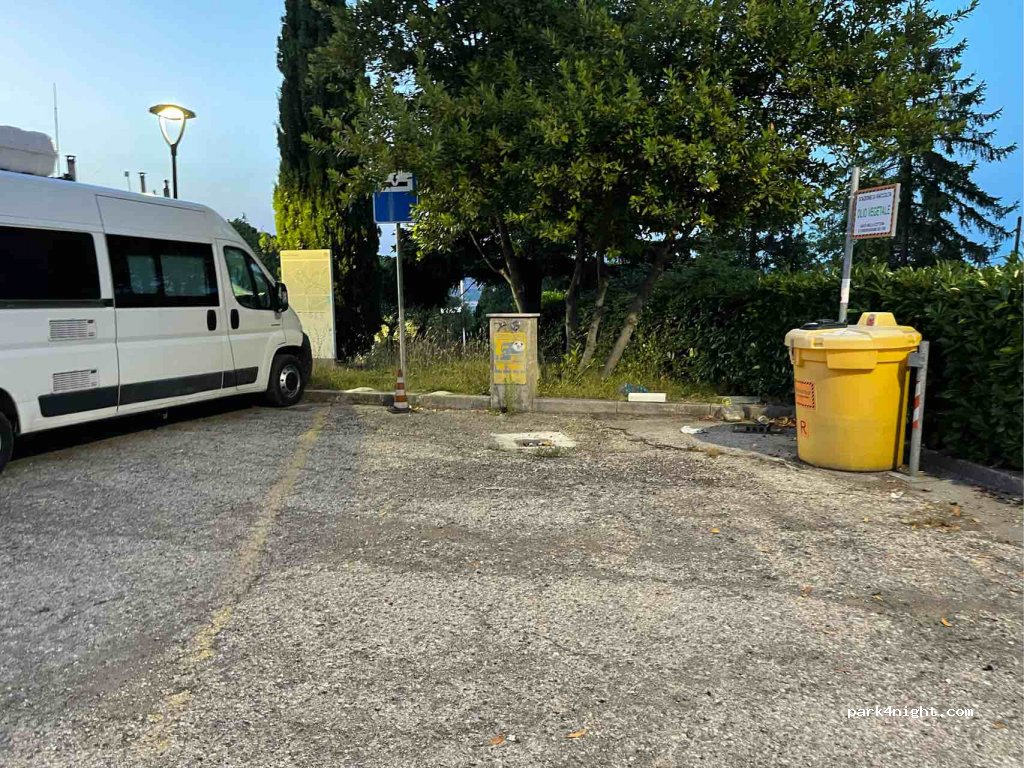 (62010) Montelupone - Via Alessandro Manzoni, 7 — foto