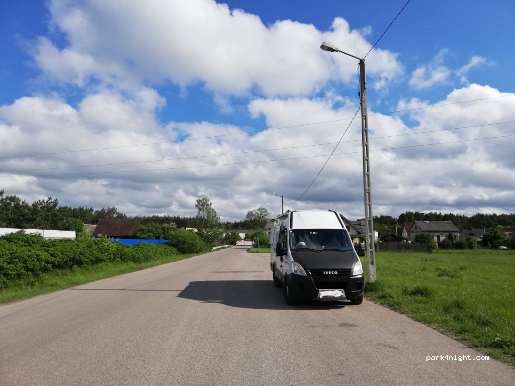 (07-230) Niegów - 30 Handlowa — foto