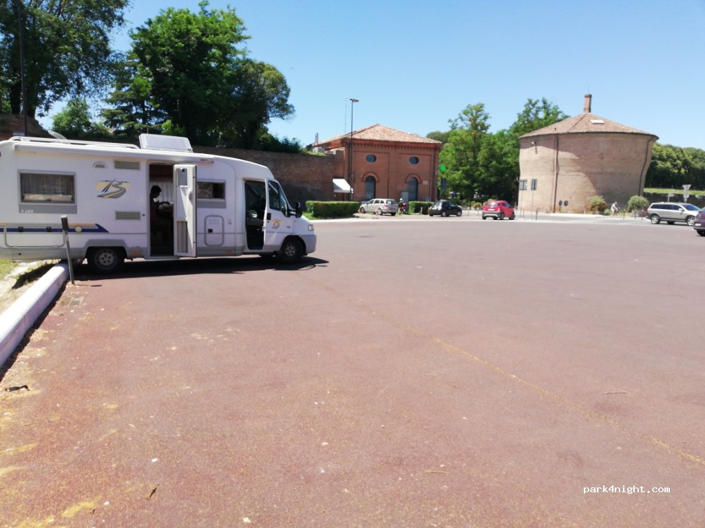 (44121) Ferrara - 114 Corso Porta Mare — foto