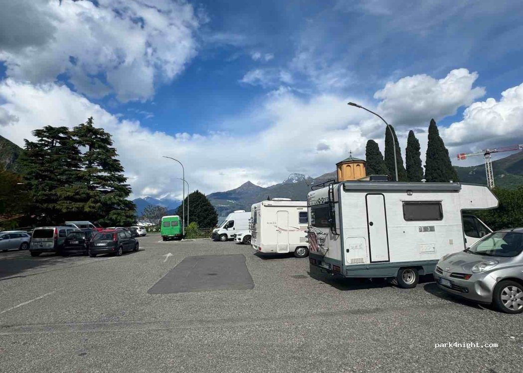 (22017) Menaggio - Via Lusardi — foto