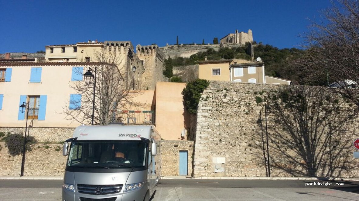 (84490) Saint-Saturnin-lès-Apt - 8-12 Cours de la Liberté — foto