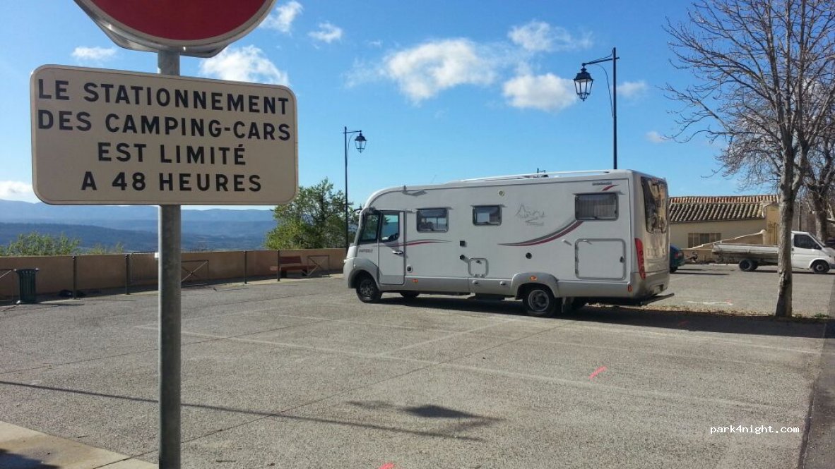 (84490) Saint-Saturnin-lès-Apt - 8-12 Cours de la Liberté — foto 2