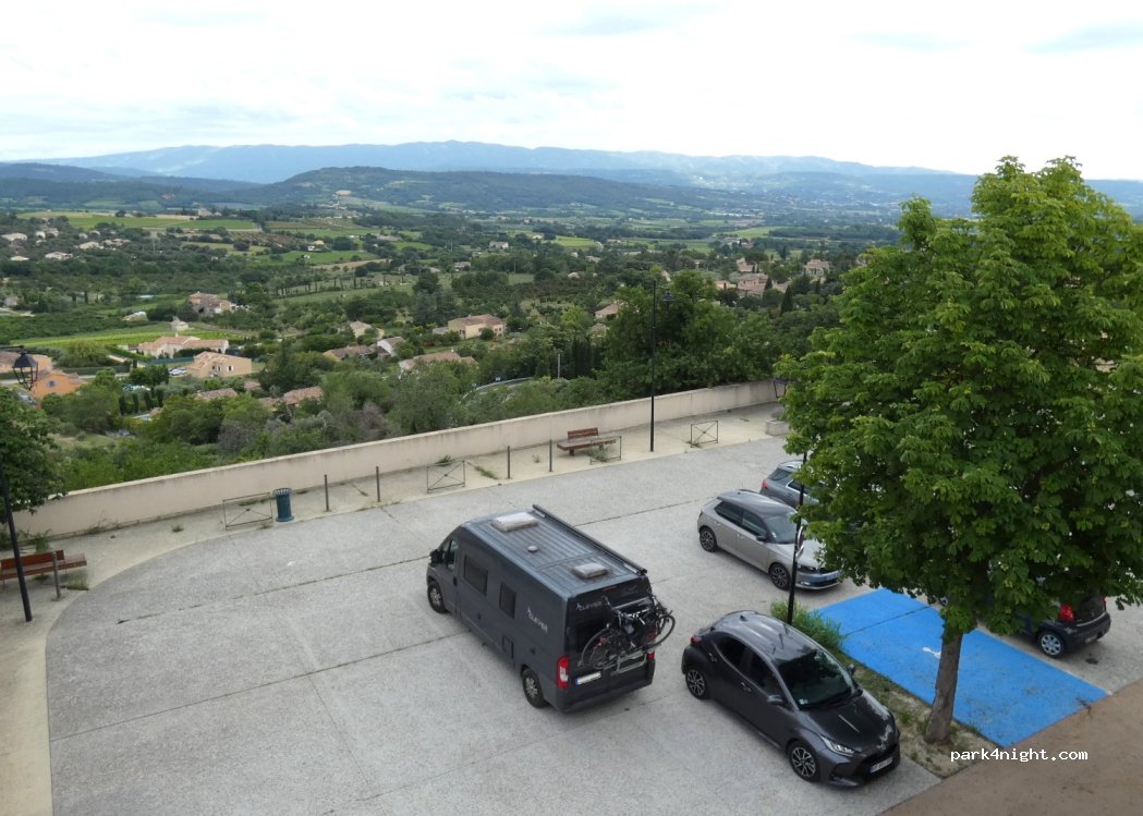 (84490) Saint-Saturnin-lès-Apt - 8-12 Cours de la Liberté — foto 4