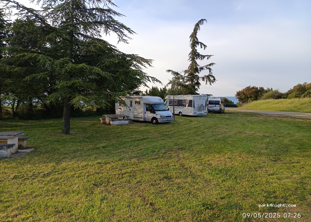 (84220) Gordes - Route de Murs — foto 2