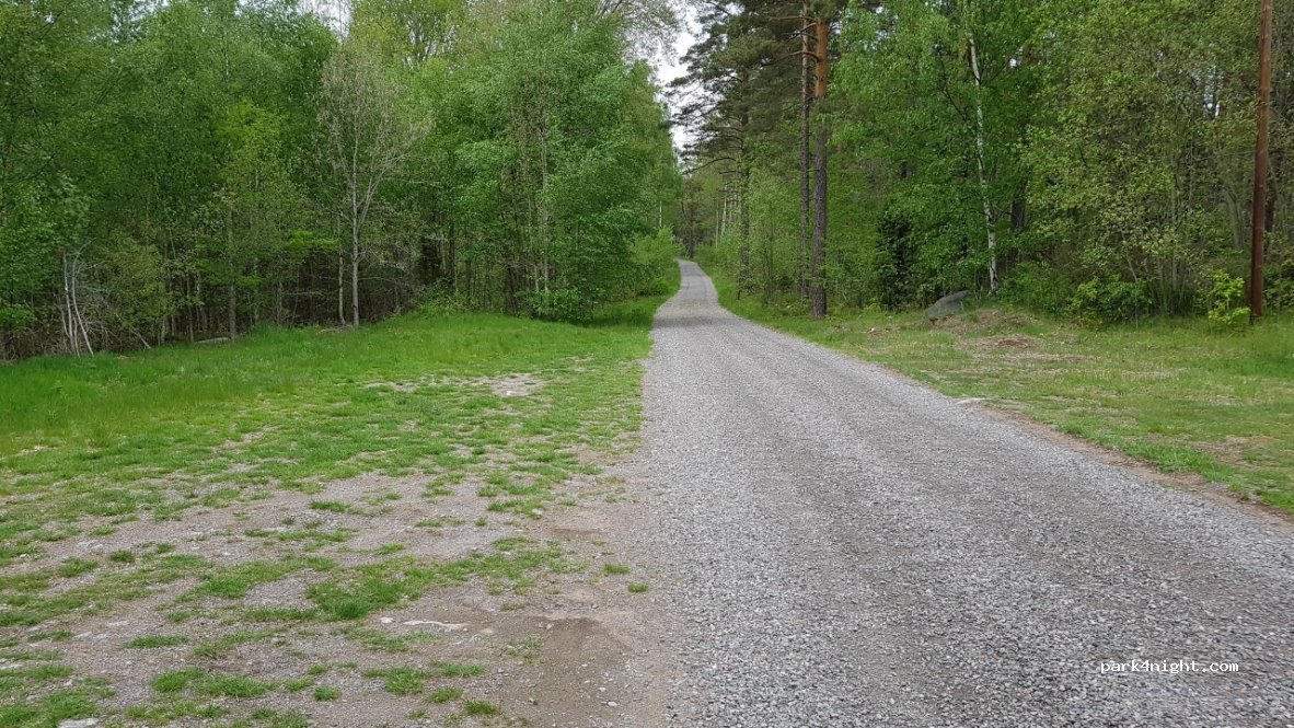 (570 82) Målilla - Gamla Sanatorievägen — foto 3