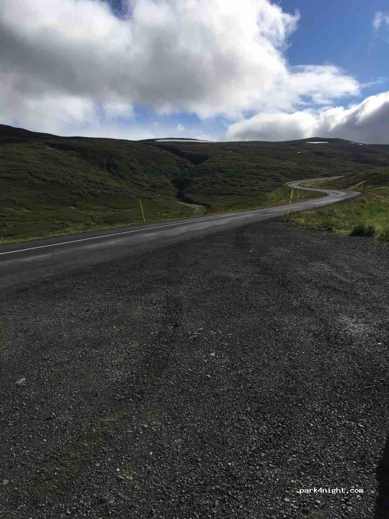 ()  - Víkurskarðsvegur — foto 2