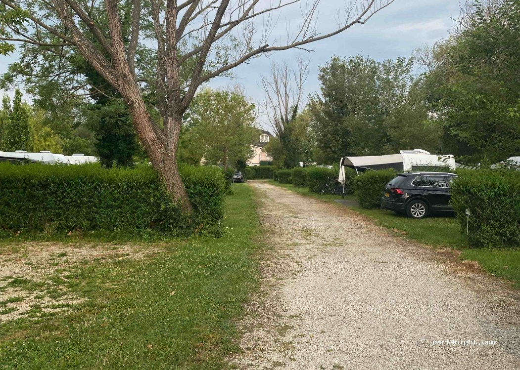 Castrum Camping Kft. — foto 3