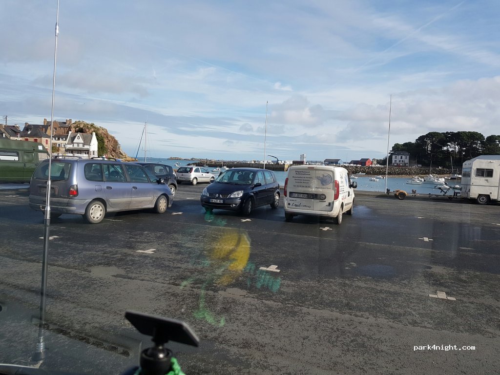 (22620) Loguivy de la mer - parking du port — foto 3