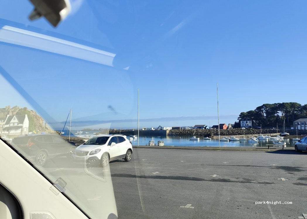 (22620) Loguivy de la mer - parking du port — foto 4