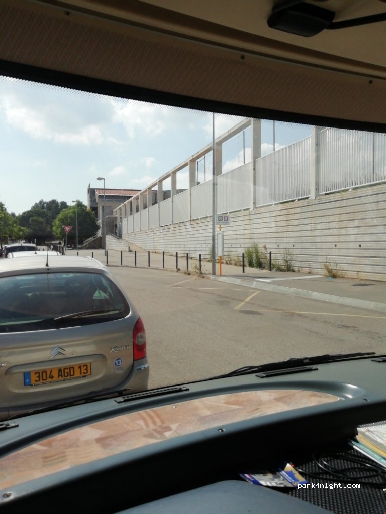 (13090) Aix-en-Provence - Avenue Saint-John Perse — foto