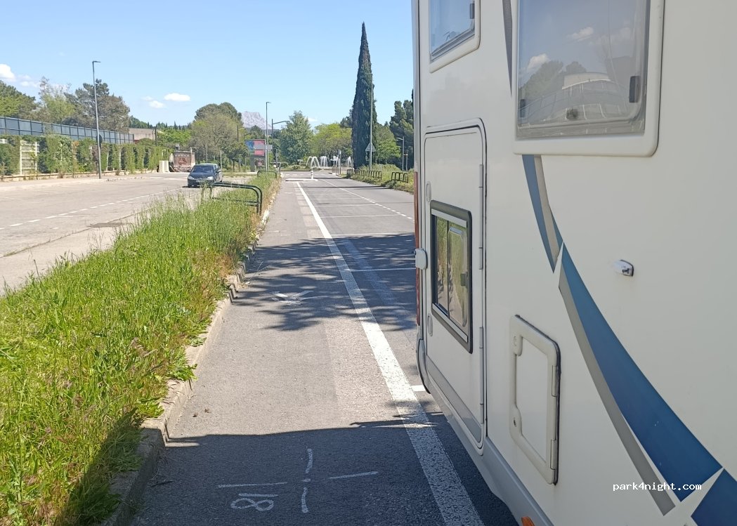 (13090) Aix-en-Provence - Avenue Saint-John Perse — foto 2