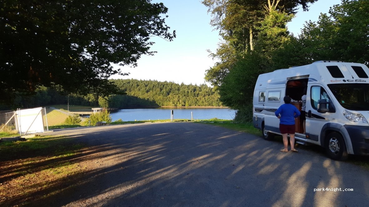 (14380) Le Gast - Le Champ de la Houssière — foto