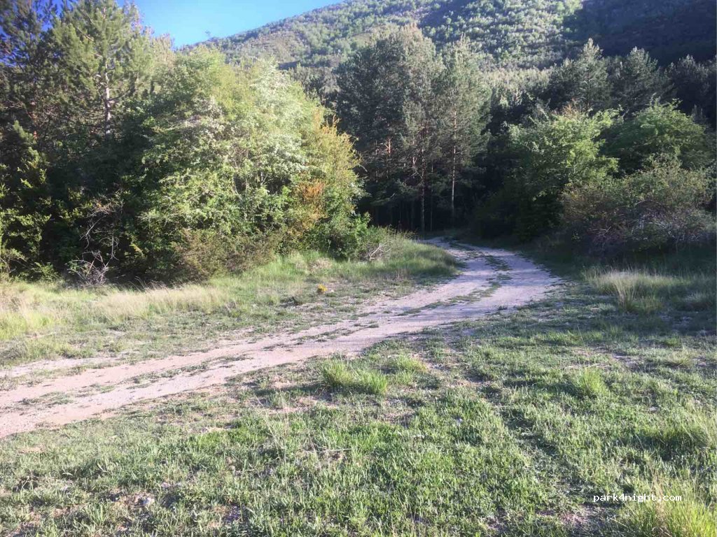 (22150) Arguis - Unnamed Road — foto
