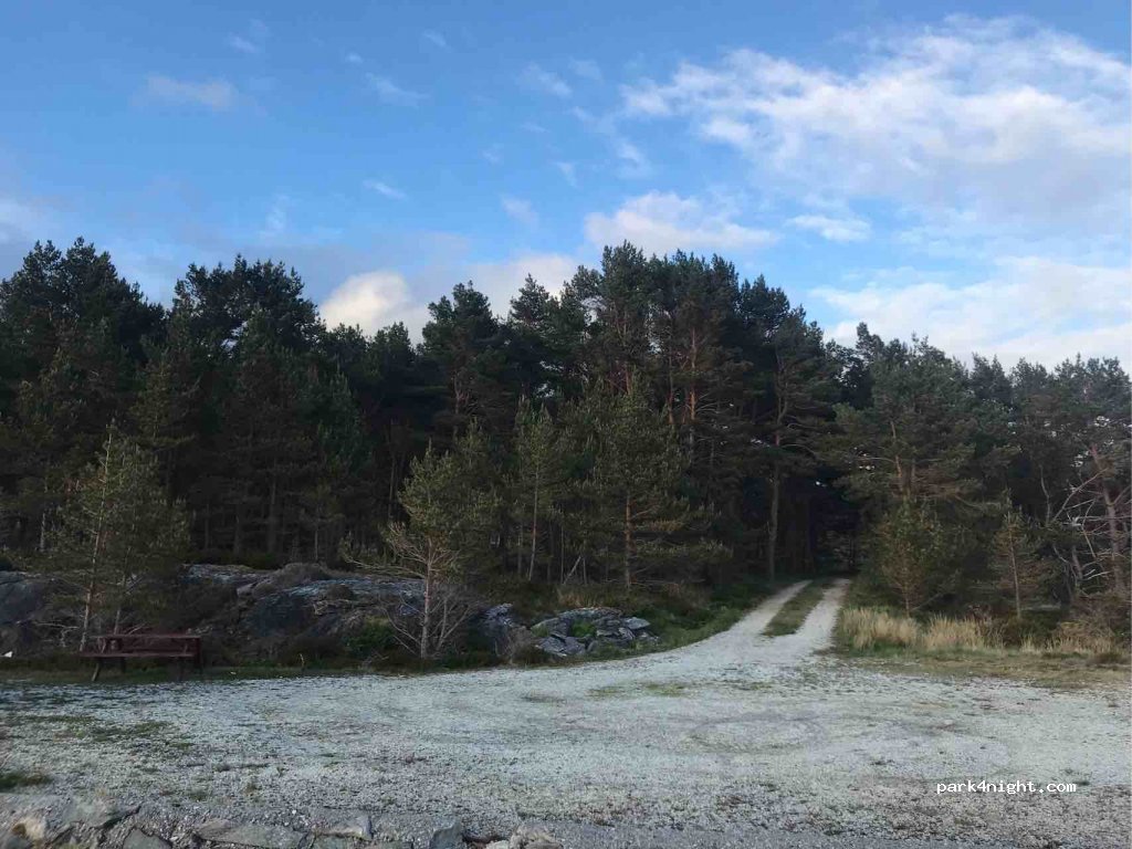 (6953) Leirvik i Sogn - Unnamed Road — foto