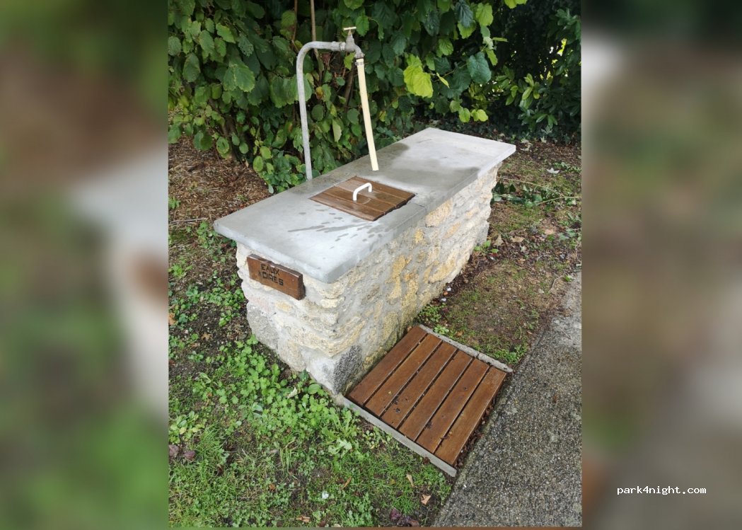 Aire de stationnement Aubigné-sur-Layon — foto 4