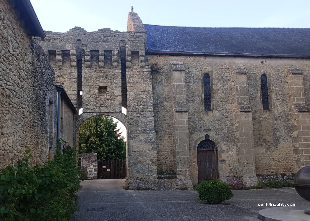 Aire de stationnement Aubigné-sur-Layon — foto 5