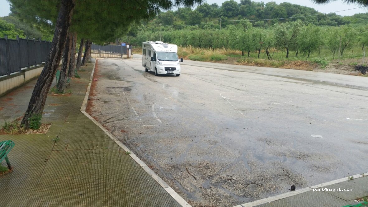 (76121) Barletta - Strada Provinciale 142 — foto