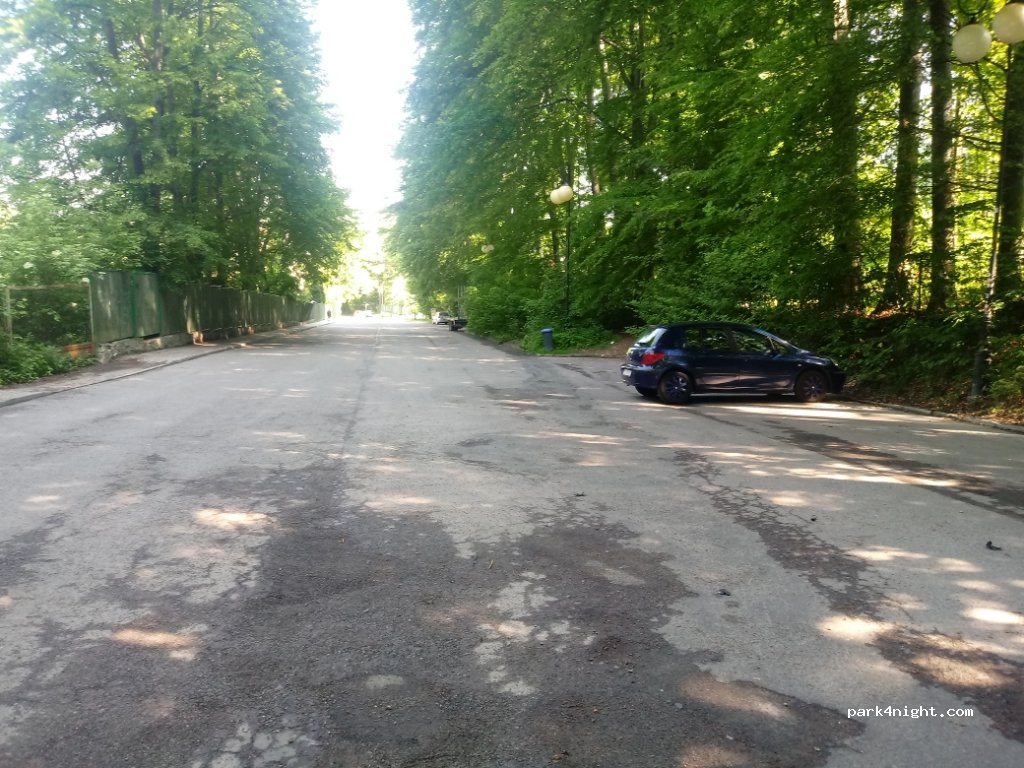 (48-340) Głuchołazy - 2 Parkowa — foto