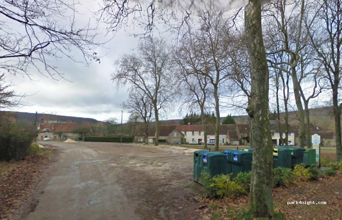 (58350) Châteauneuf-Val-de-Bargis - Rue du Champ de Foire — foto