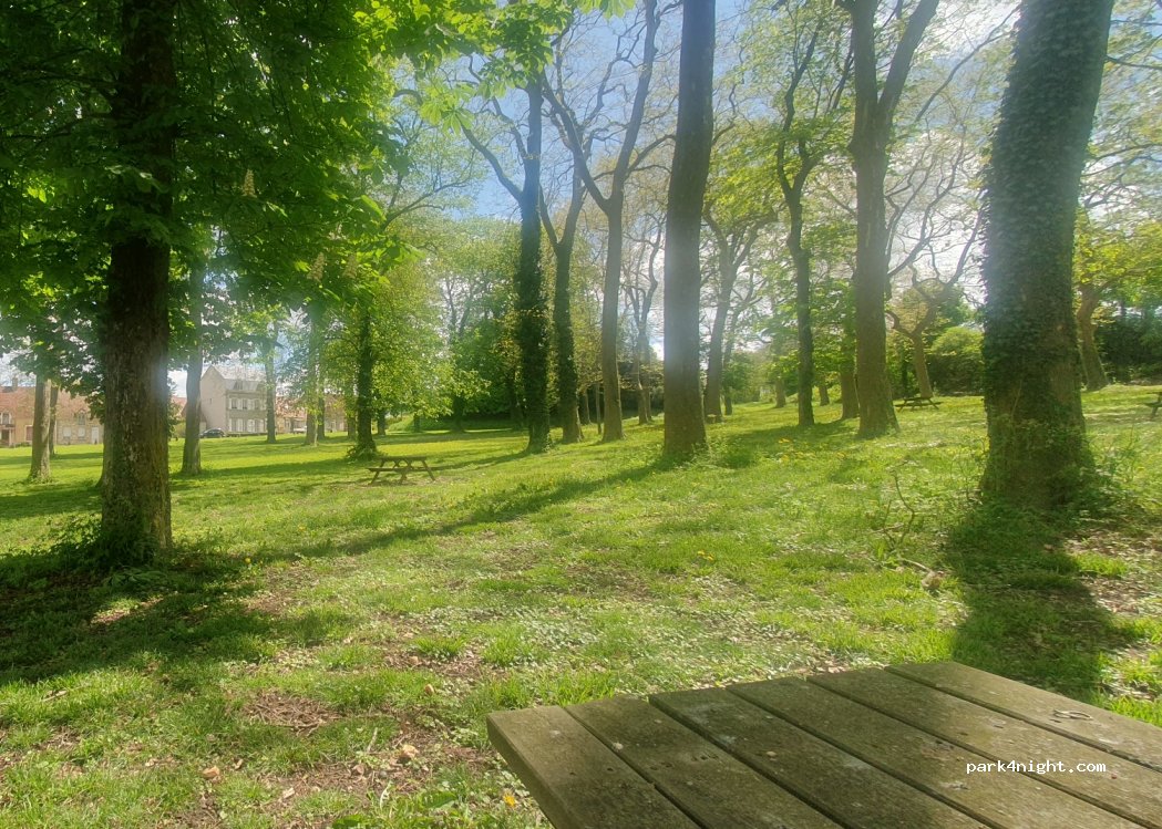 (58350) Châteauneuf-Val-de-Bargis - Rue du Champ de Foire — foto 3