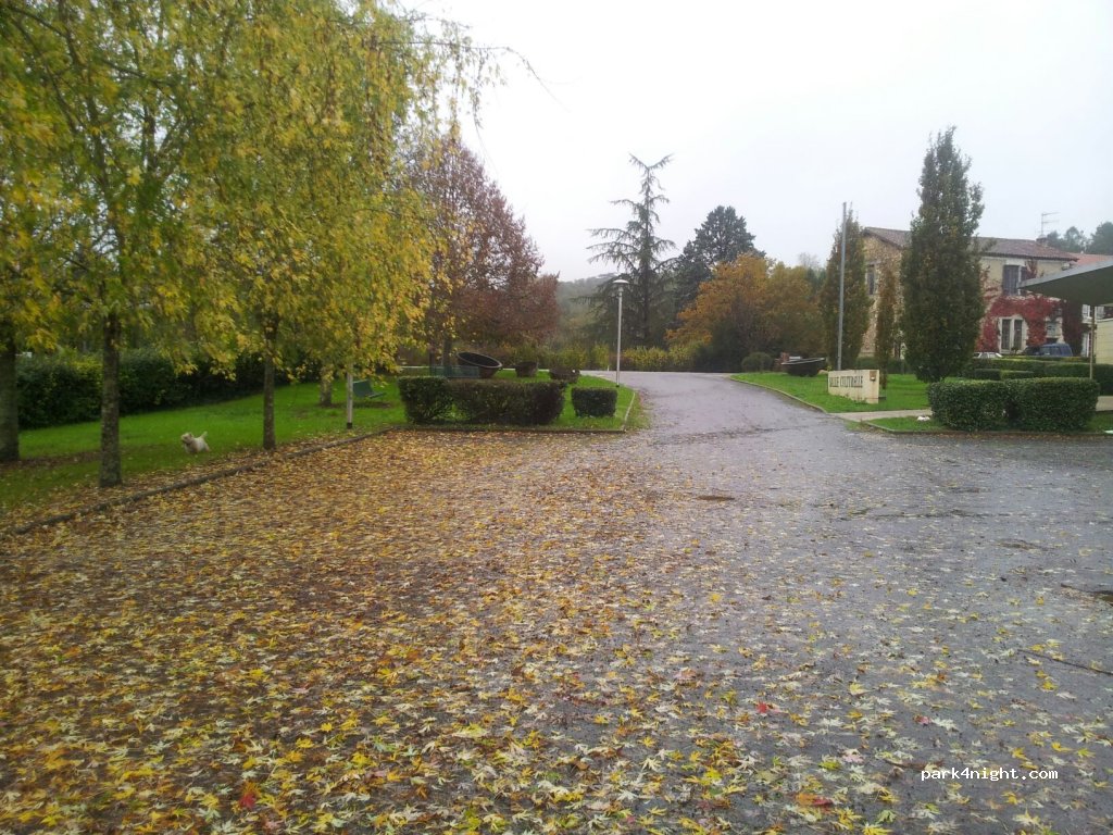 (24140) Villamblard - 07 Rue de l'École — foto