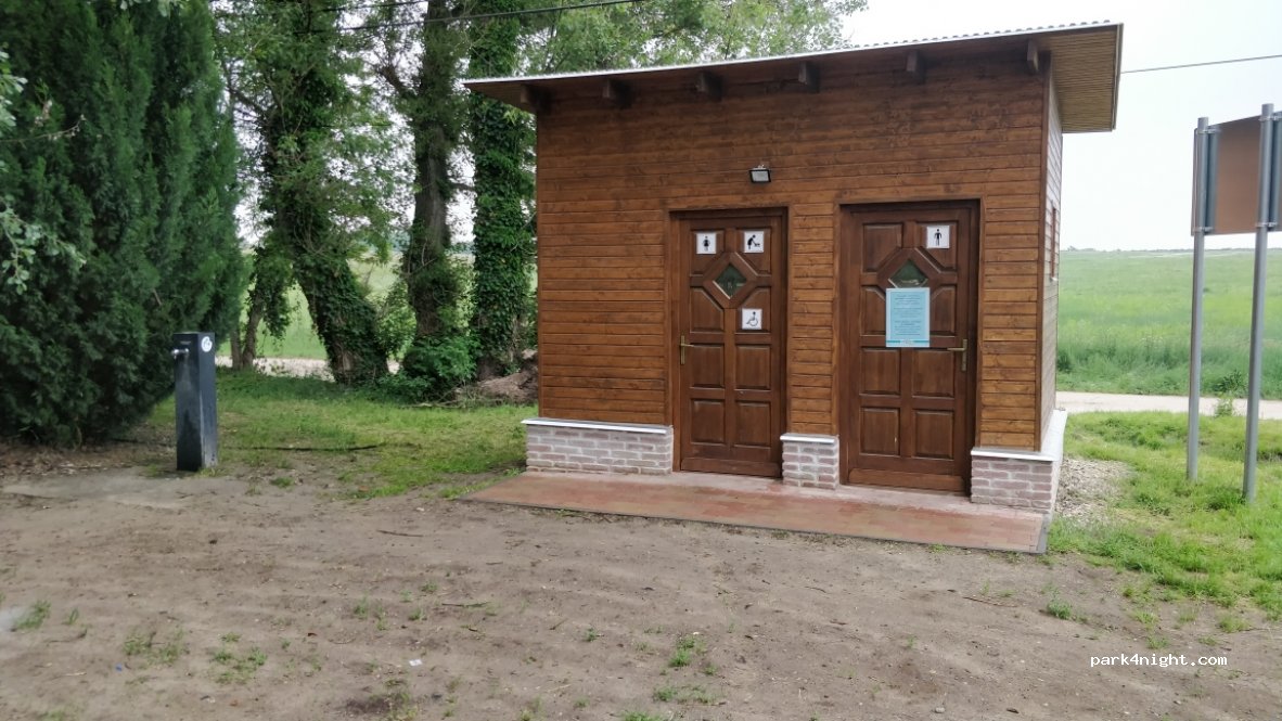 (2141) Csömör - Horgásztó parkoló — foto