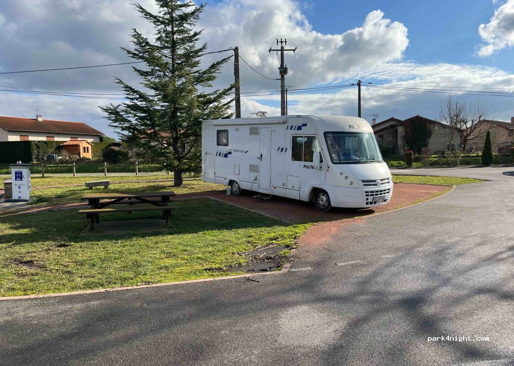 Aire de camping-car Parigny — foto 5