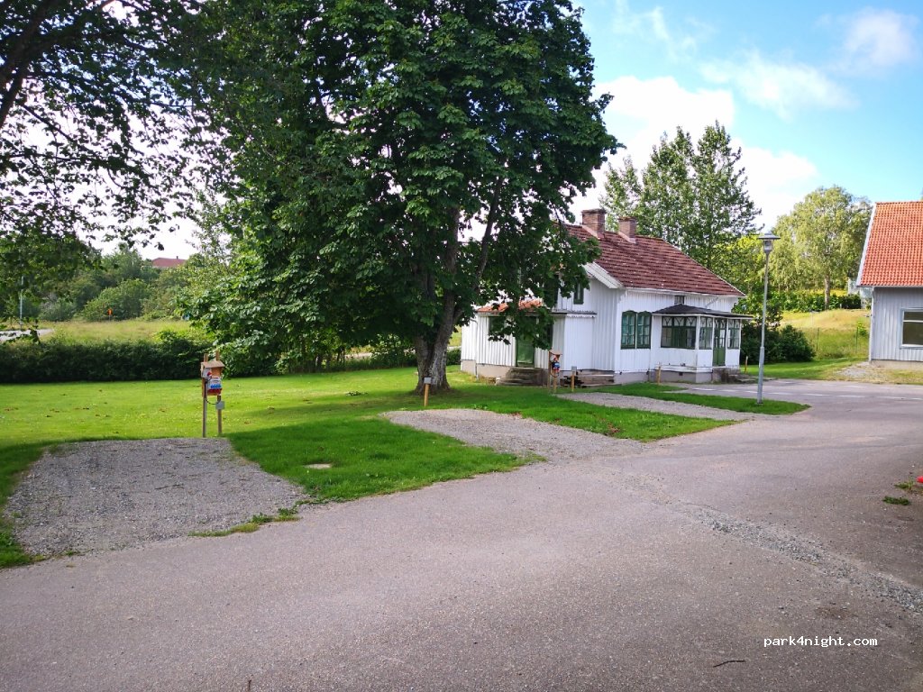 (474 32) Ellös - 11 Glimsåsvägen — foto