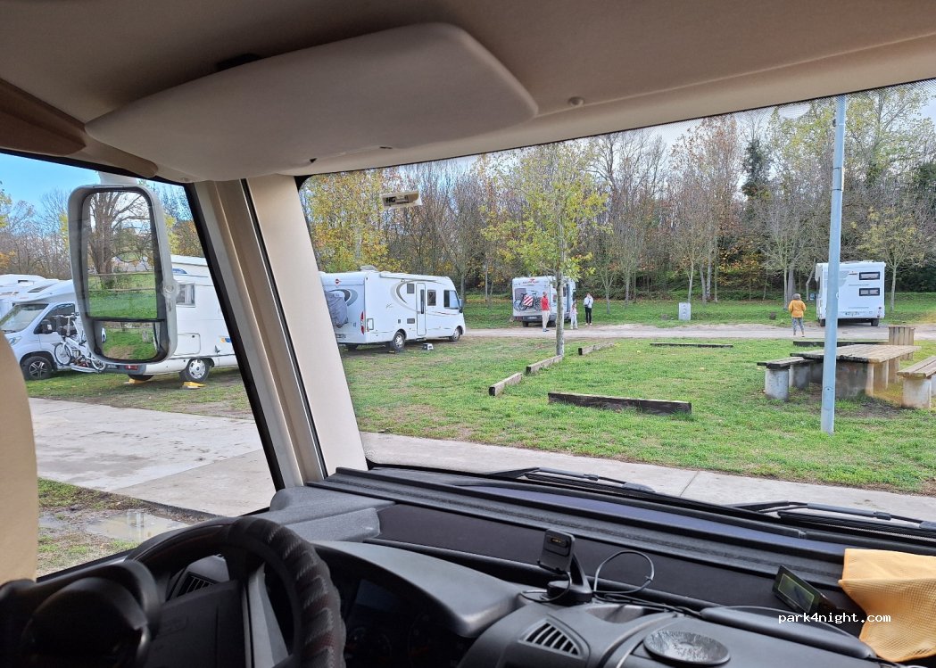Área de Autocaravanas Vic — foto 5