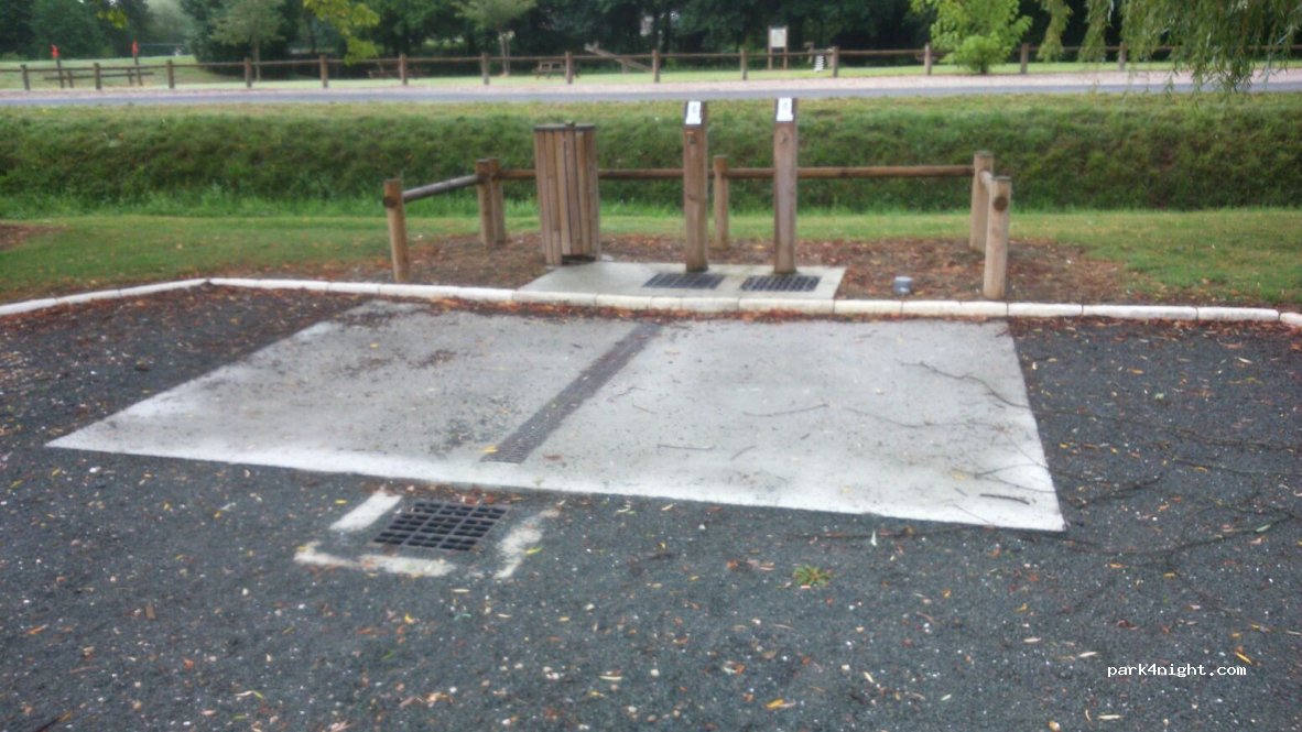 (33124) Aillas - Parc des sports — foto