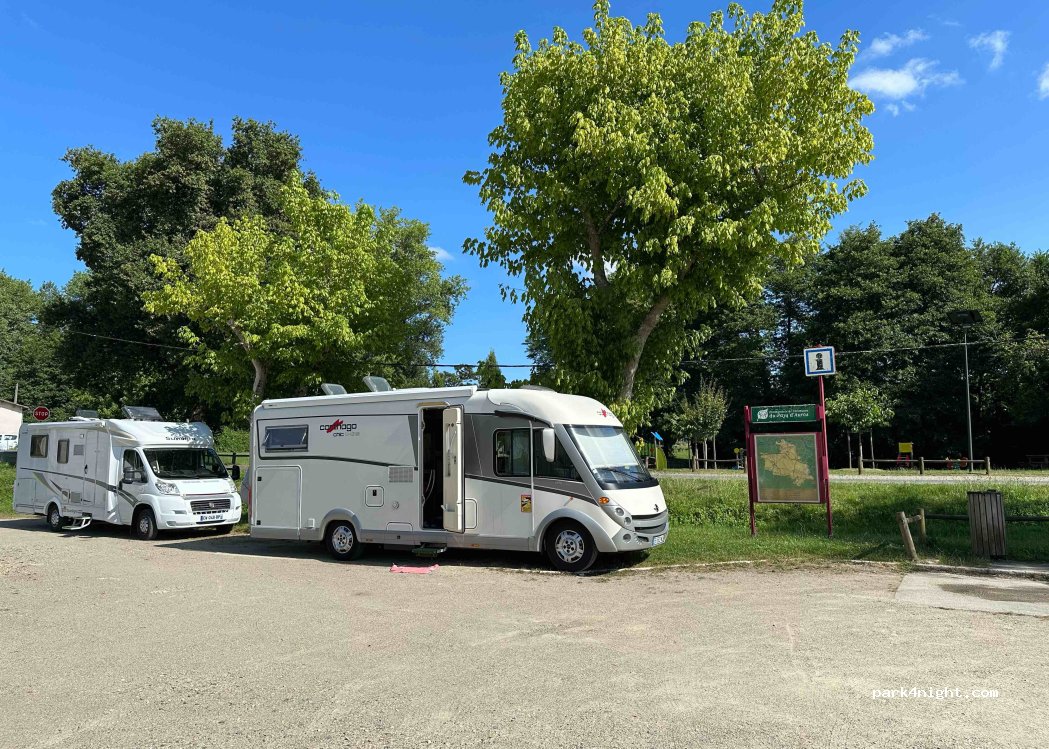 (33124) Aillas - Parc des sports — foto 4