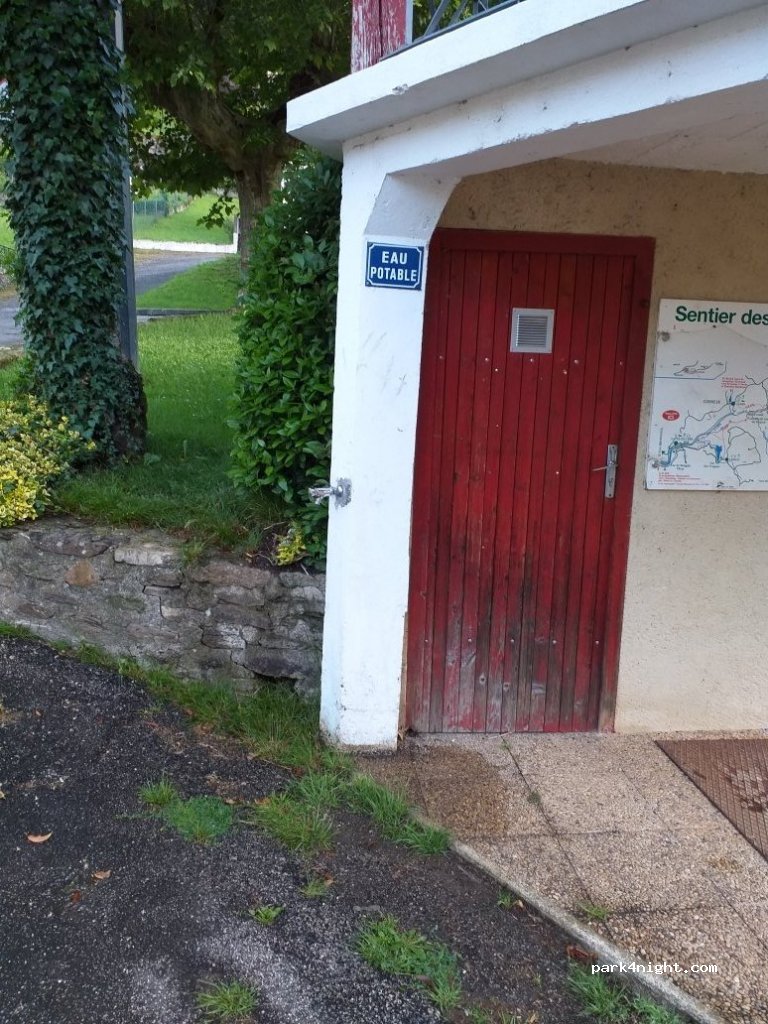 (46130) Laval-de-Cère - Le Bourg — foto 2