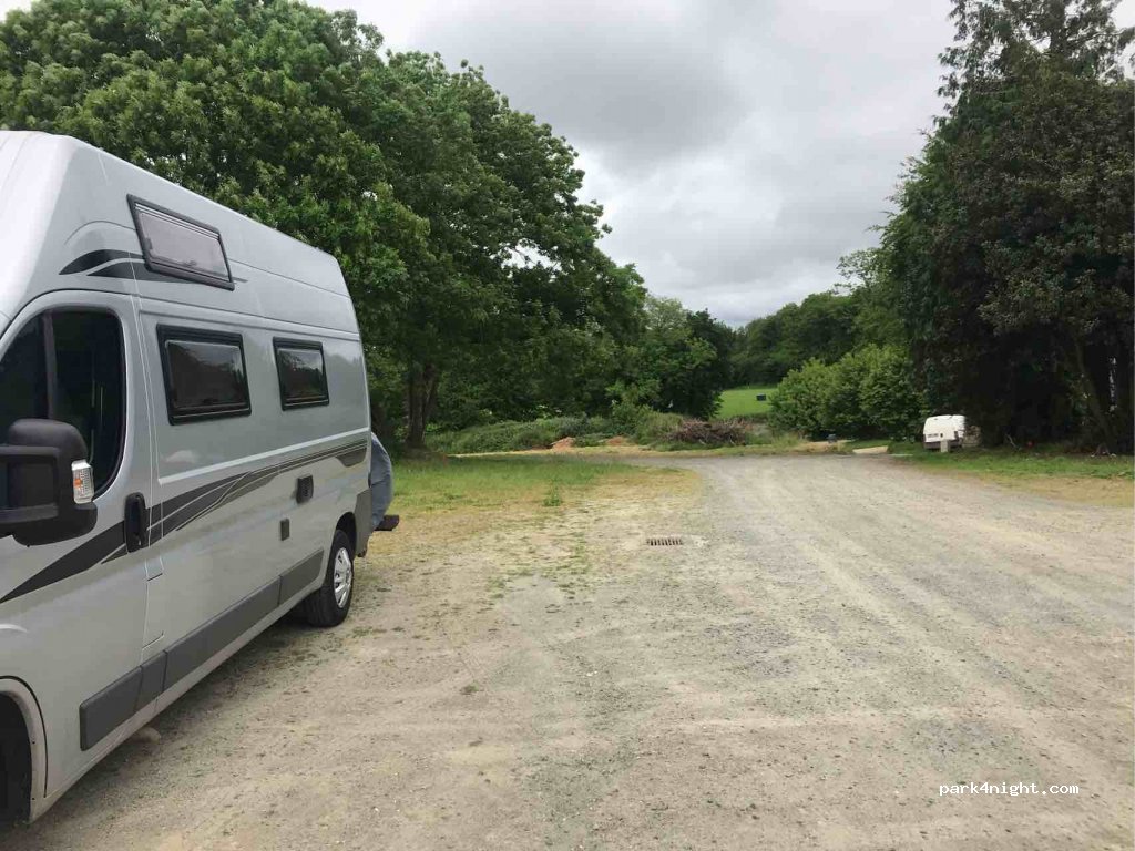 (22310) Plufur - 2 Place Jean Moulin — foto 2
