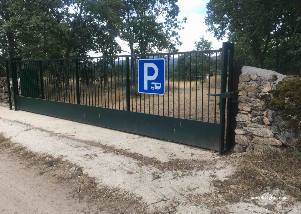 (37523) Peñaparda - Junto a la Piscina Municipal — foto 2