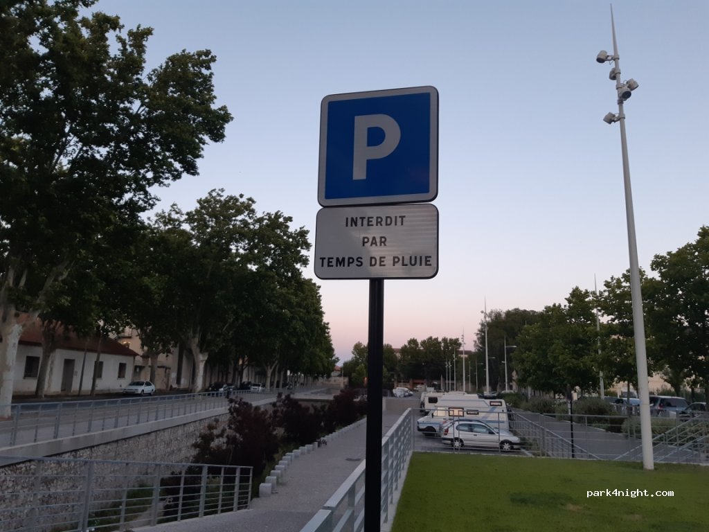 (30000) Nîmes - 55 Rue Vincent Faïta — foto