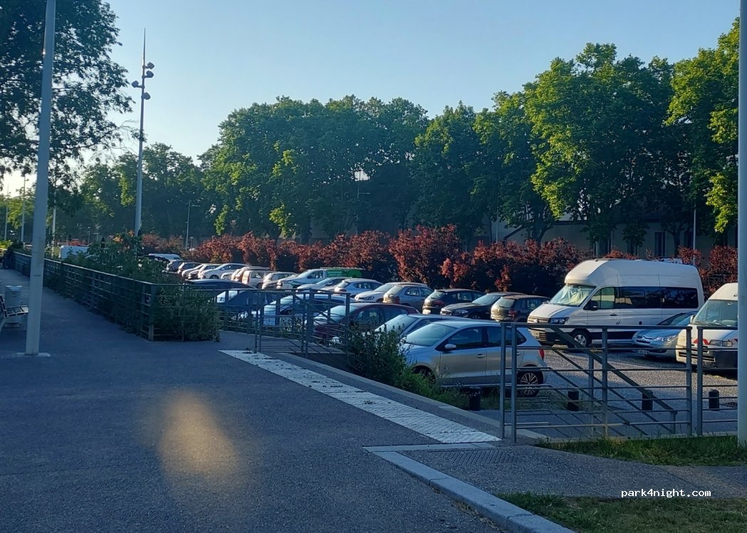 (30000) Nîmes - 55 Rue Vincent Faïta — foto 3