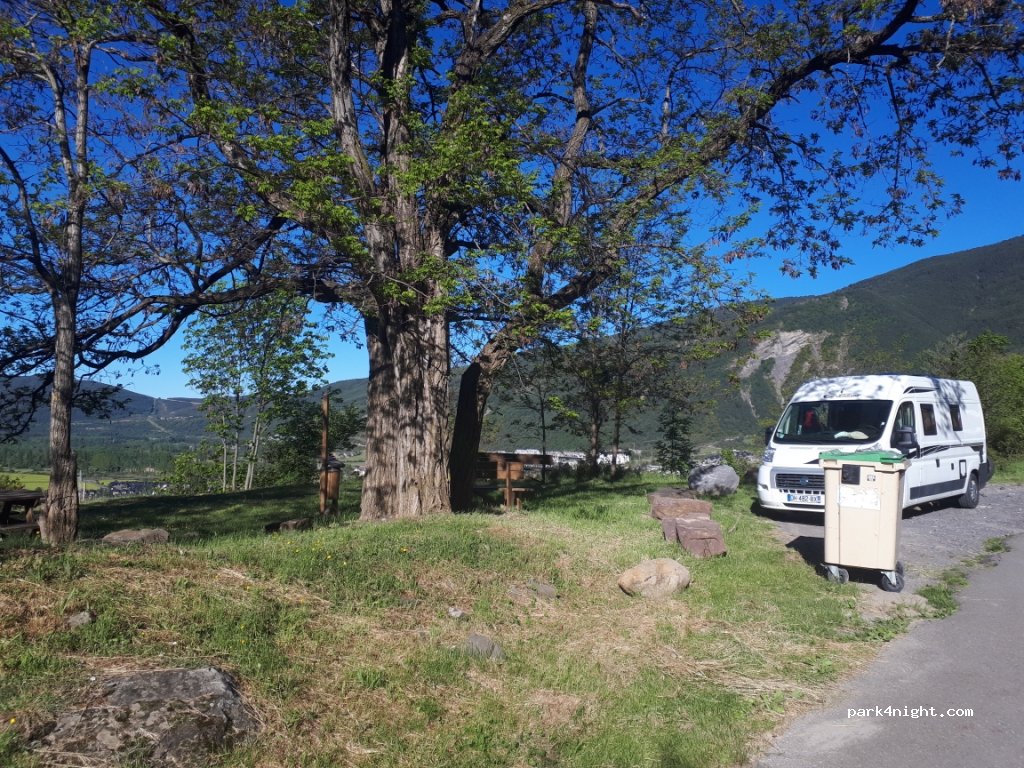 (22870) Villanúa - 84 Camino Huertos — foto