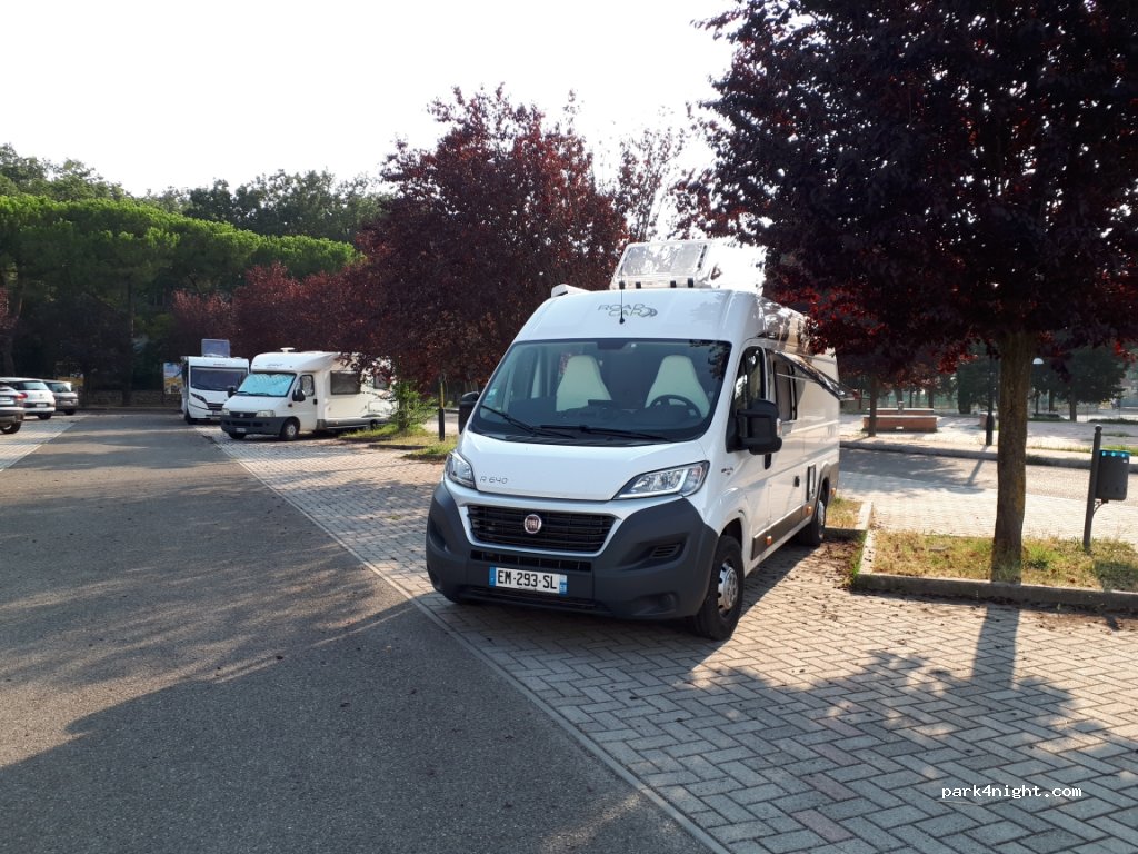 (57017) Stagno - 2 Via della Costituzione-stagno — foto