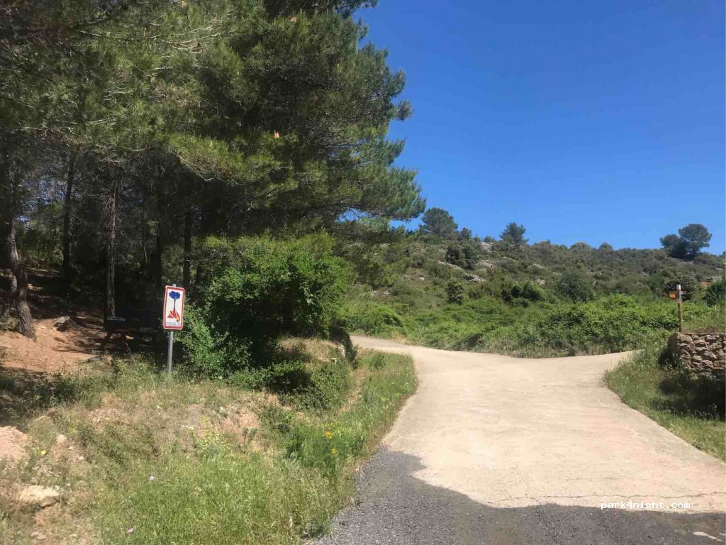 (34360) Cébazan - unamed road — foto