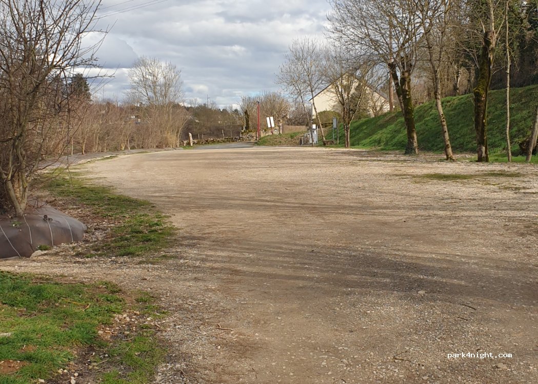 (12340) Bozouls - Rue de la Combe — foto 4